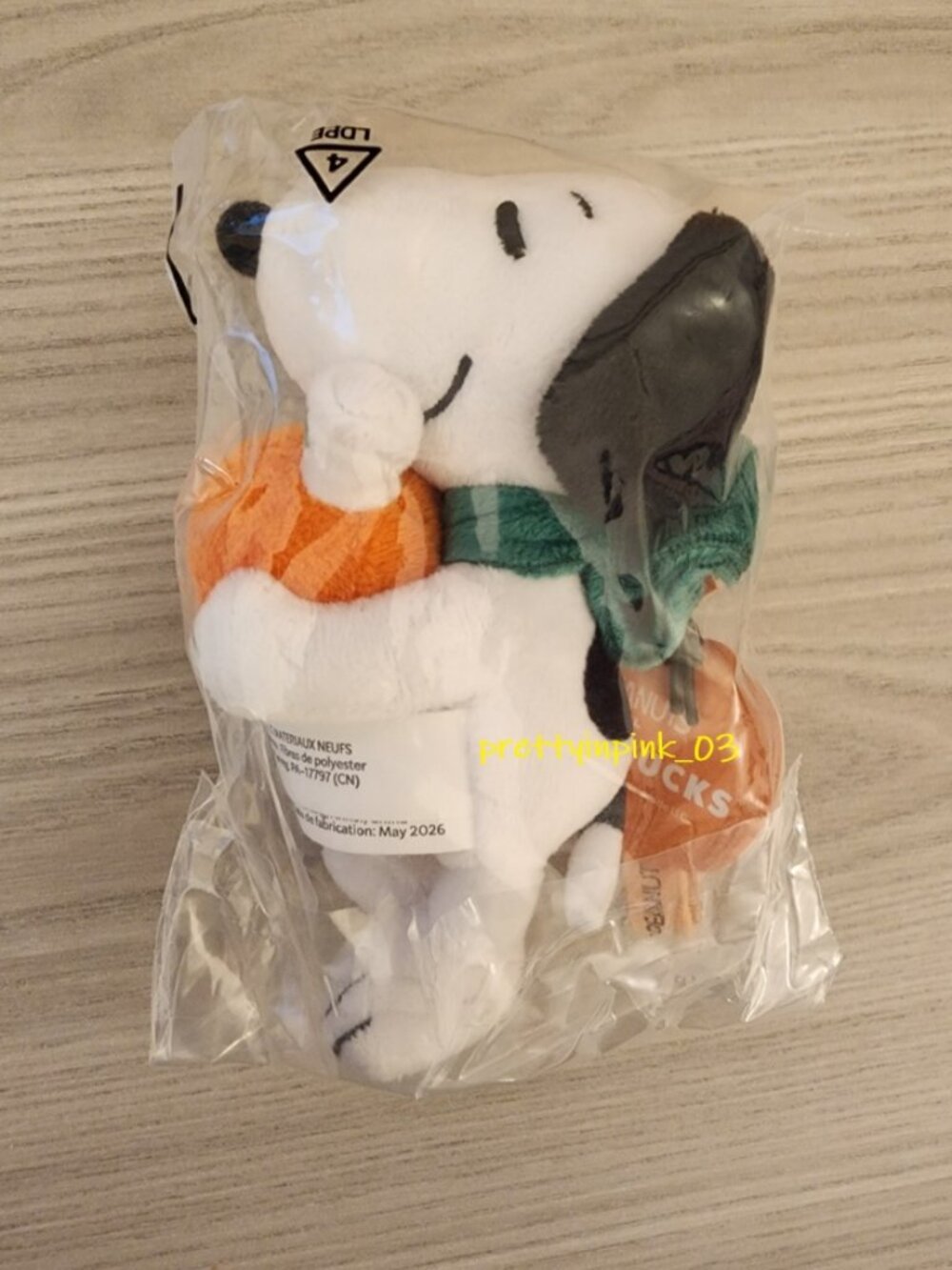 💚Starbucks x Peanuts Snoopy Plush Keychain Charm NEW In Hand 🧡 - Picture 3 of 5